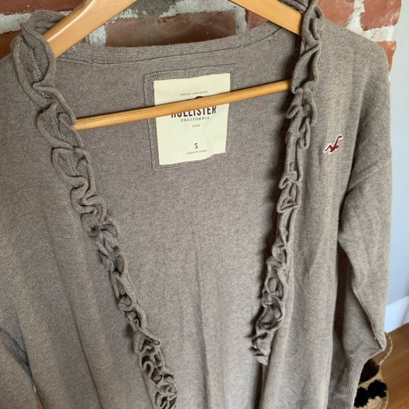 Hollister Co boyfriend sweater w ruffle S - Picture 3 of 4